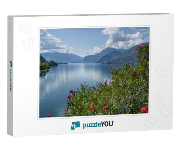Lake Como in Italy... Jigsaw Puzzle