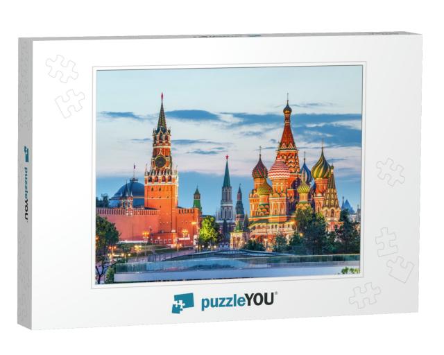 Kremlin & St. Basils Cathedral on the Red Square, Moscow... Jigsaw Puzzle