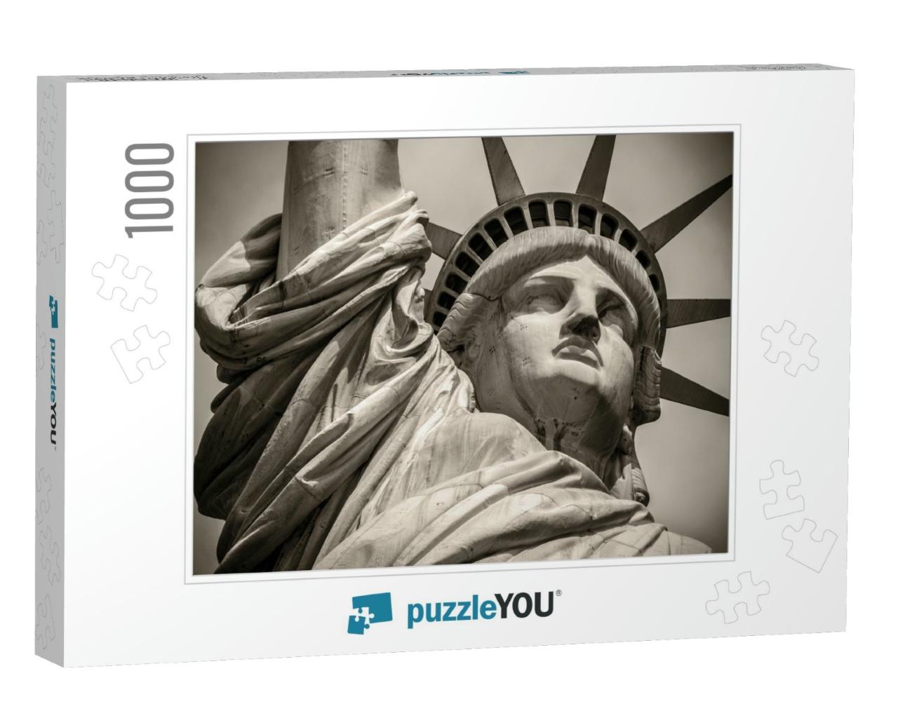 Close-Up Shot of the Statue of Liberty in Black & White... Jigsaw Puzzle with 1000 pieces