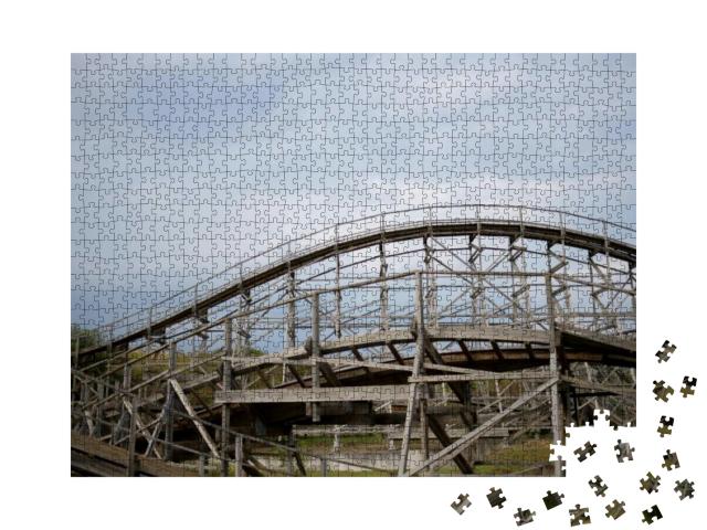 Roller Coaster Tracks Inside the Big Roller Coaster... Jigsaw Puzzle with 1000 pieces