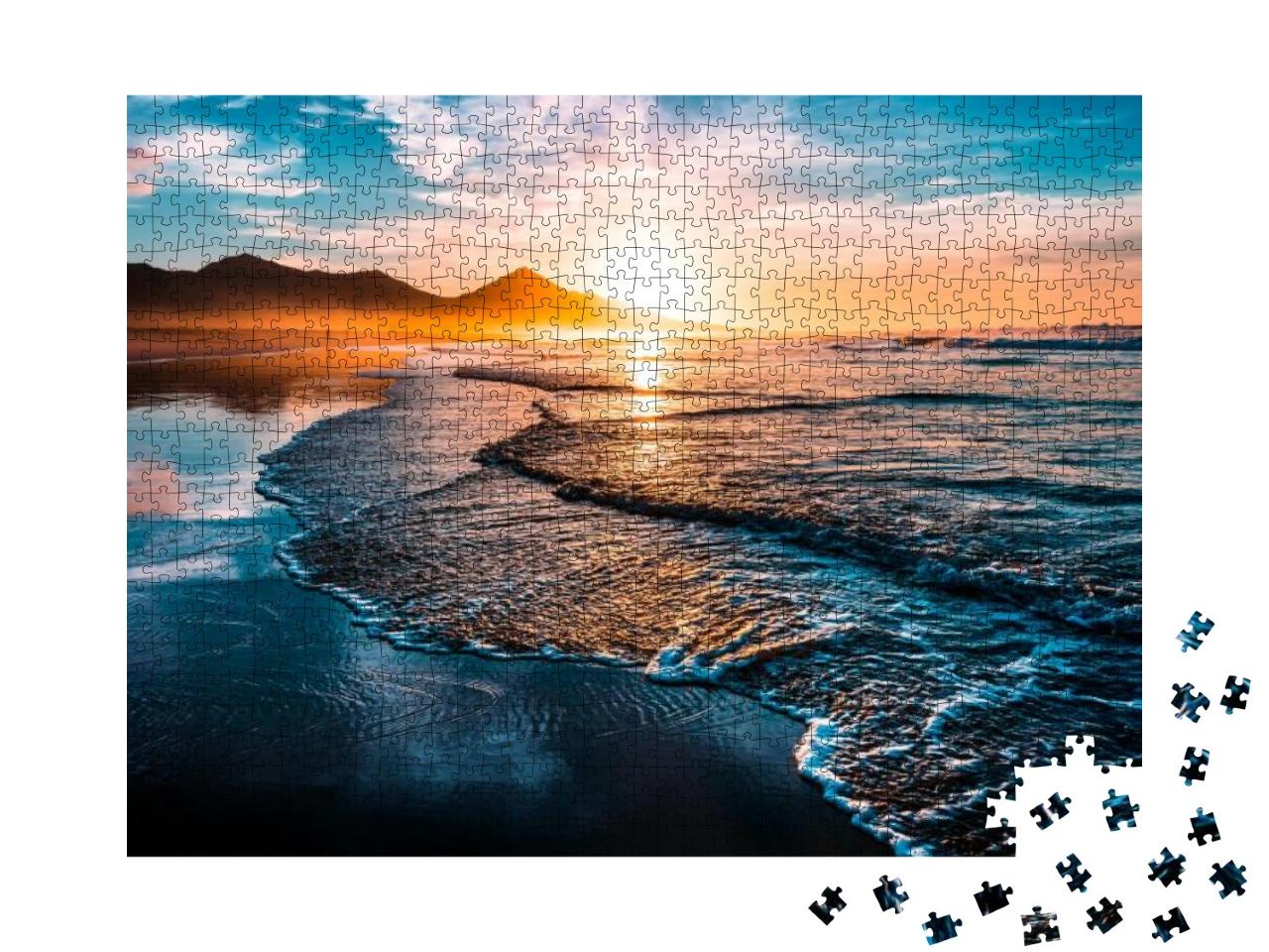 Amazing Beach Sunset with Endless Horizon & Lonely Figure... Jigsaw Puzzle with 1000 pieces
