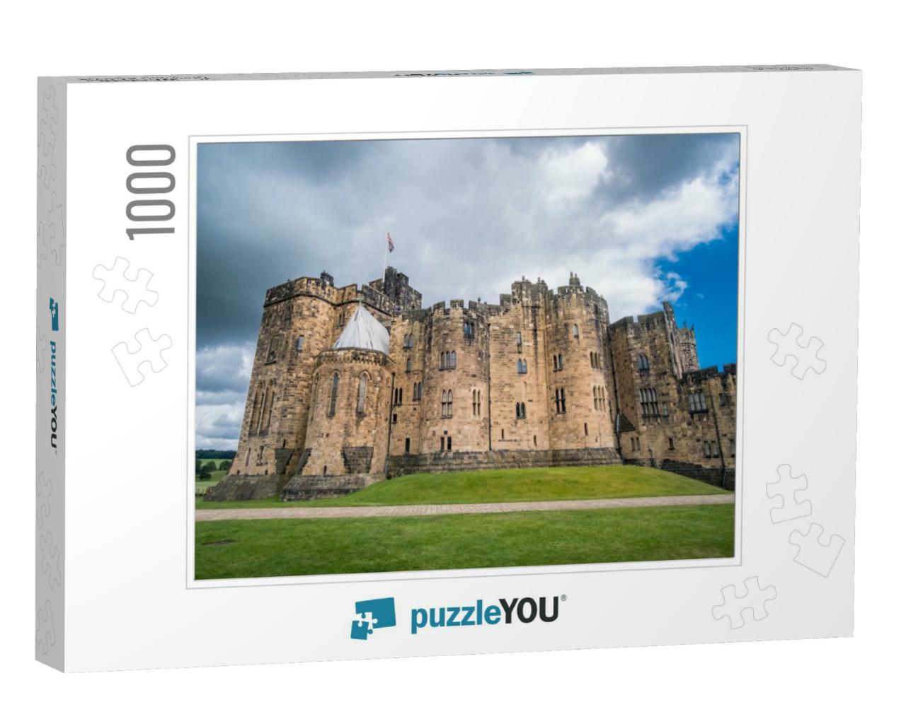 Alnwick Castle in Alnwick in the English County of Northu... Jigsaw Puzzle with 1000 pieces