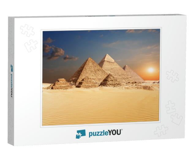 Famous Egyptian Pyramids of Giza, Beautiful View... Jigsaw Puzzle
