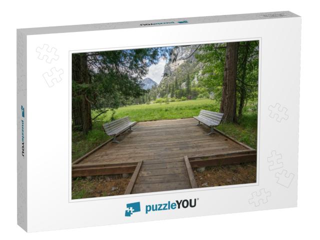 Zumwalt Meadow in Kings Canyon National Park in the USA... Jigsaw Puzzle