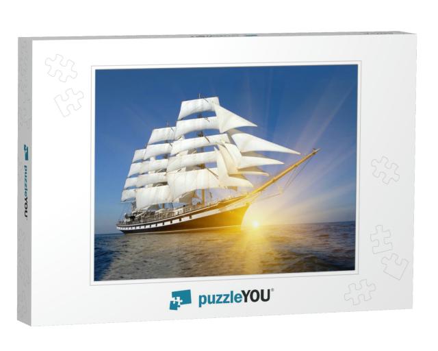 Sailing Ship & Sun Rays. Sailing. Yachting... Jigsaw Puzzle