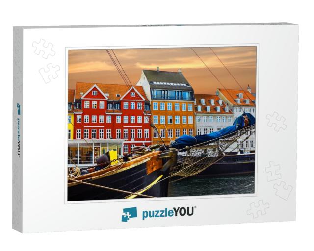 Copenhagen, Denmark. Yacht & Color Houses in Seafront Nyh... Jigsaw Puzzle