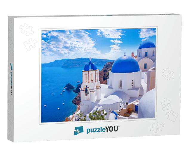Beautiful Oia Town on Santorini Island, Greece. Tradition... Jigsaw Puzzle