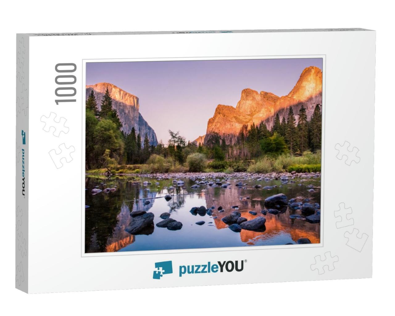 Sunset in Yosemite National Park... Jigsaw Puzzle with 1000 pieces