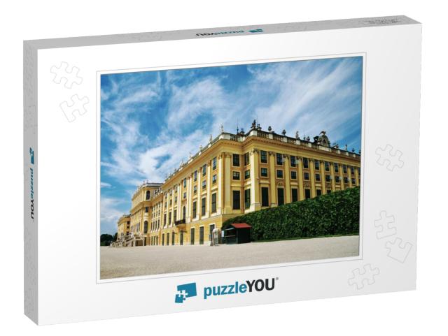 Schonbrunn Palace in Vienna. Austria... Jigsaw Puzzle