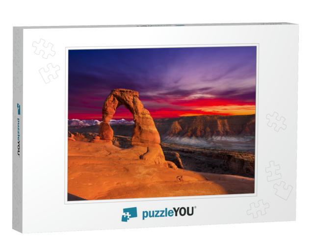 Delicate Arch, Late Afternoon View, Arches National Park... Jigsaw Puzzle