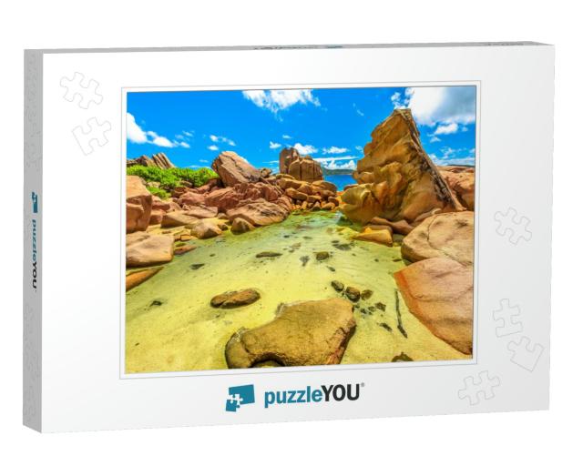 La Digue, Seychelles, Natural Pool. Scenic View of Clear... Jigsaw Puzzle