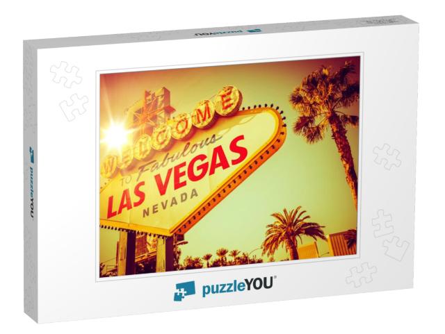 World Famous Las Vegas Nevada. Vegas Strip Entrance Sign... Jigsaw Puzzle