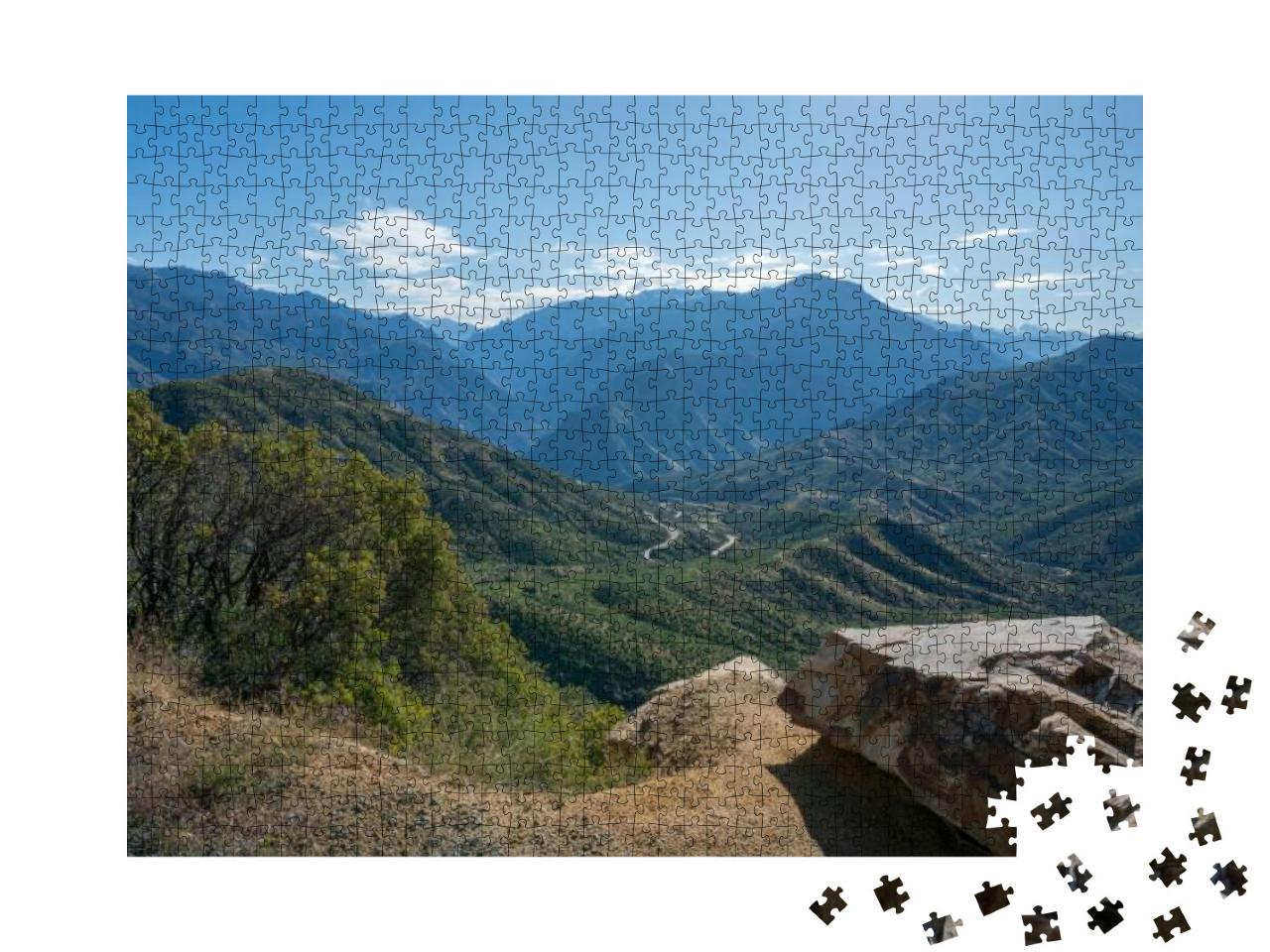 Scenic Road in Kings Canyon National Park in the Usa... Jigsaw Puzzle with 1000 pieces