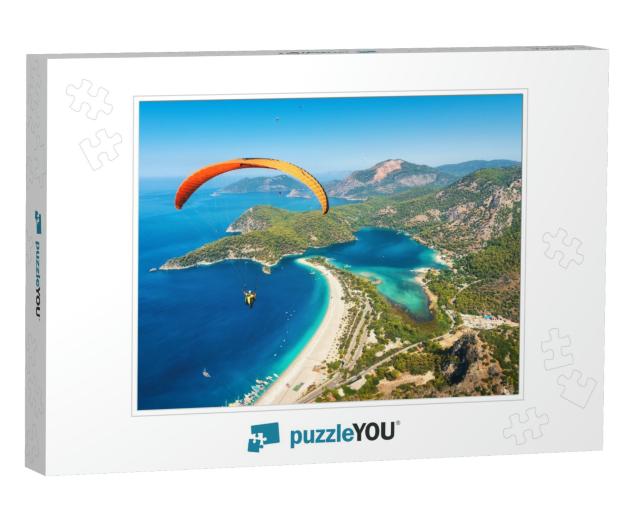 Paragliding in the Sky. Paraglider Tandem Flying Over the... Jigsaw Puzzle