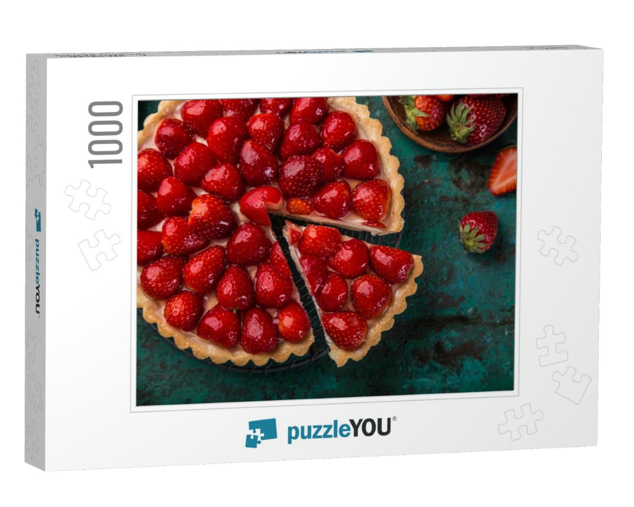 Slice of Delicious Strawberry Tart on Green Background, T... Jigsaw Puzzle with 1000 pieces