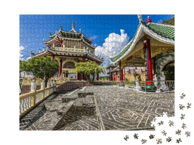 Pagoda & Dragon Sculpture of the Taoist Temple in Cebu, P... Jigsaw Puzzle with 1000 pieces