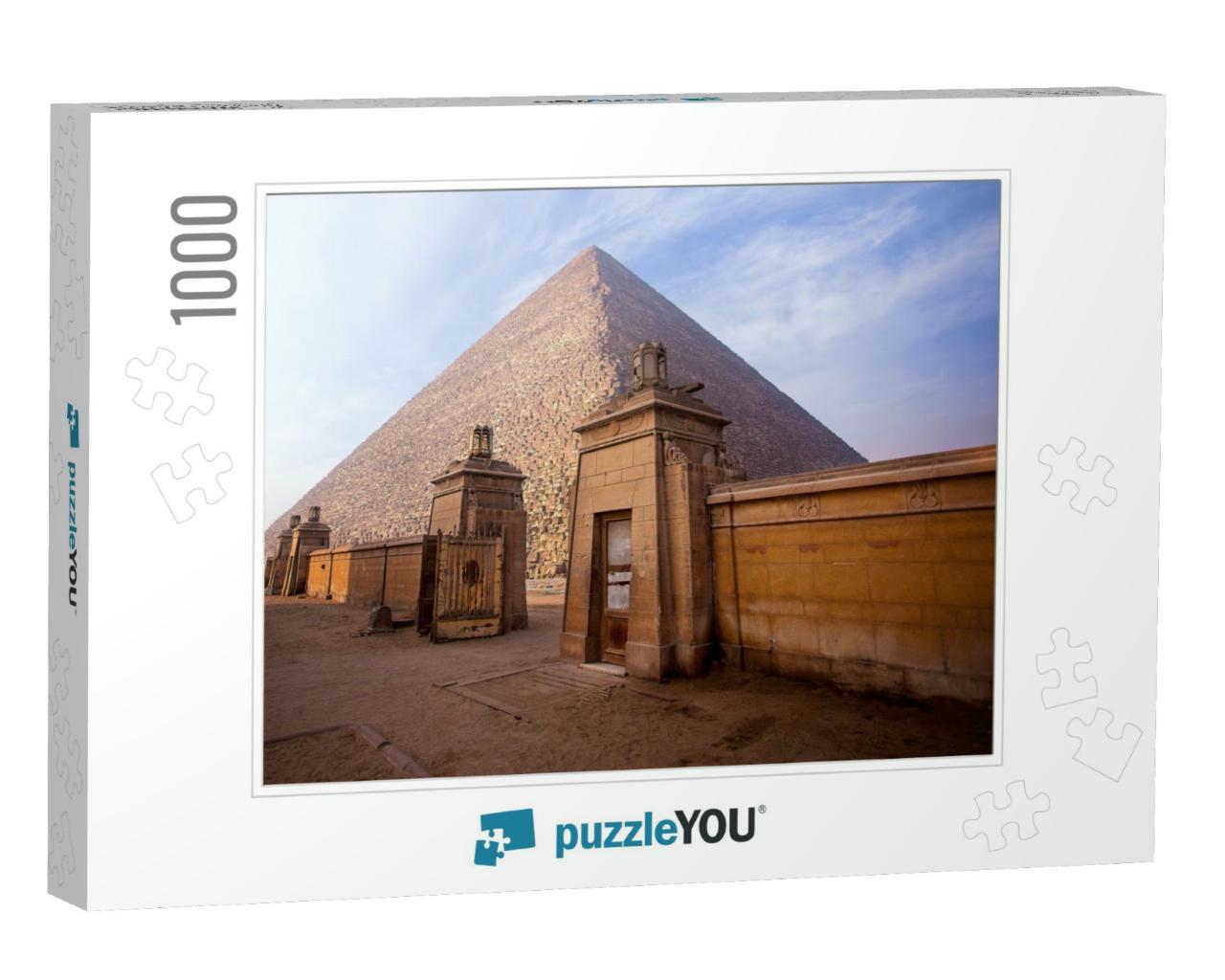The Pyramids of Giza in Egypt... Jigsaw Puzzle with 1000 pieces