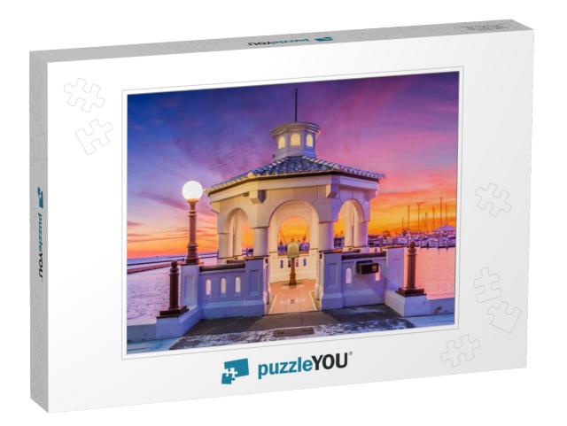 Corpus Christi, Texas, USA on the Seawall At Dawn... Jigsaw Puzzle