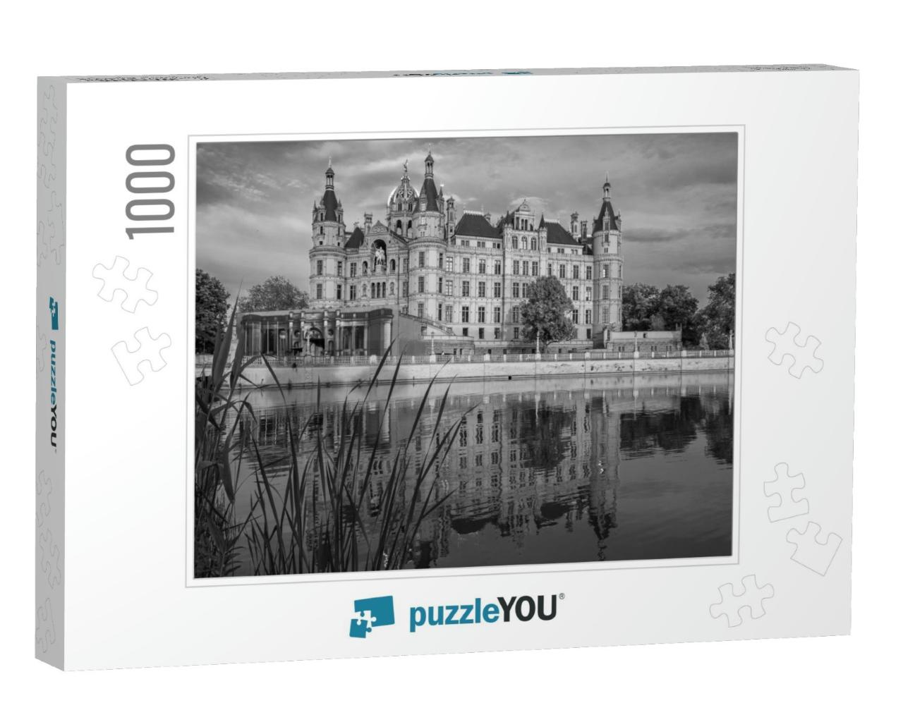 Historic Beautiful Castle in Schwerin Germany... Jigsaw Puzzle with 1000 pieces