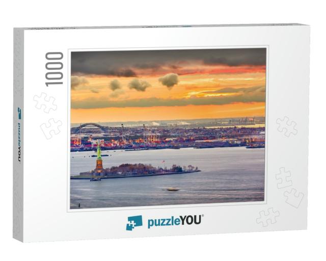 New York Harbor, New York, USA with the Statue of Liberty... Jigsaw Puzzle with 1000 pieces