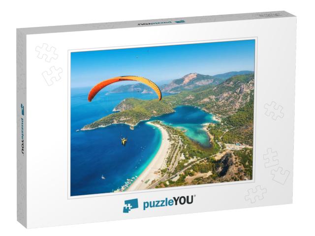 Paragliding in the Sky. Paraglider Tandem Flying Over the... Jigsaw Puzzle