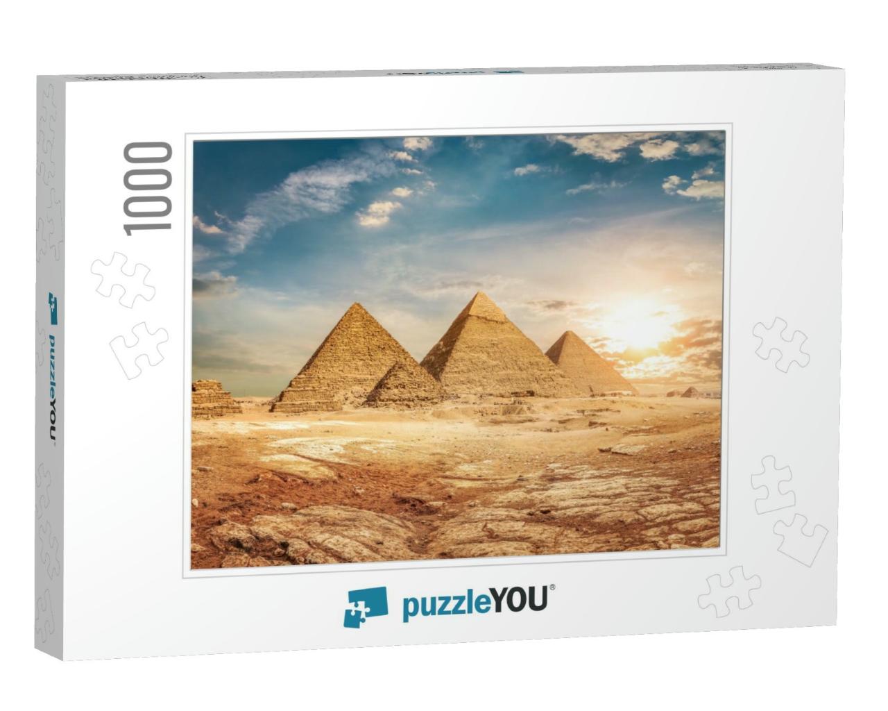 Egyptian Pyramids in Sand Desert & Sky... Jigsaw Puzzle with 1000 pieces
