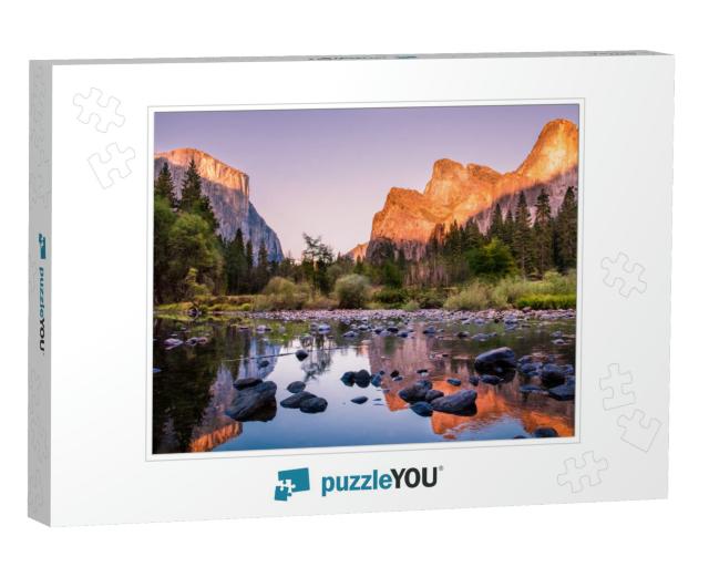 Sunset in Yosemite National Park... Jigsaw Puzzle