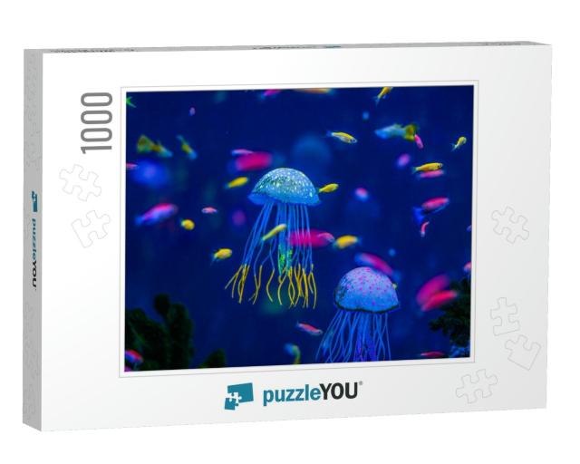 Aquarium of Jellyfish, Fish, Seaweed... Jigsaw Puzzle with 1000 pieces