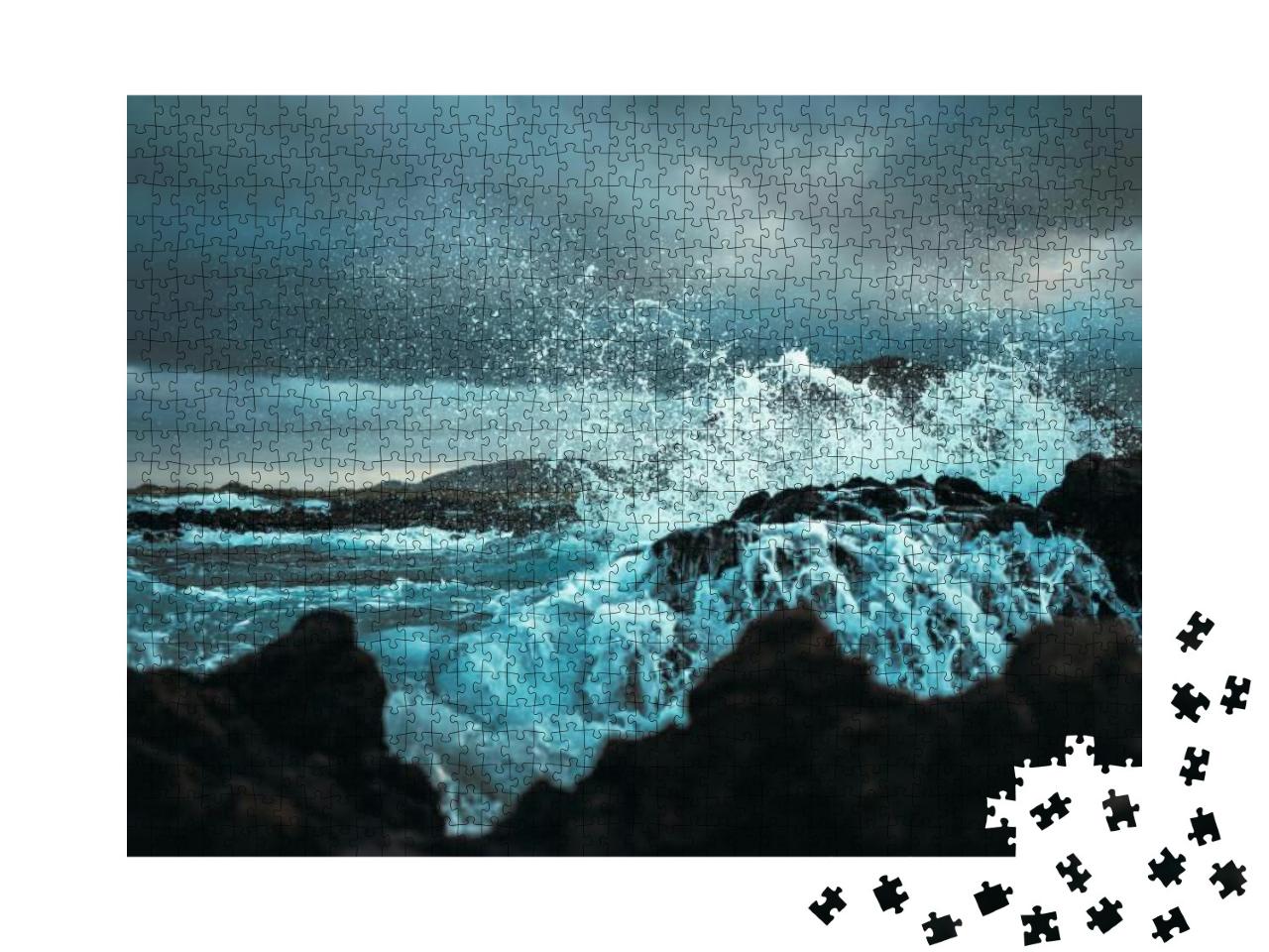 Wave Mid Splash Frozen in Air... Jigsaw Puzzle with 1000 pieces
