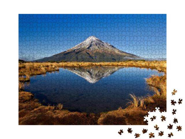 Mt. Taranaki... Jigsaw Puzzle with 1000 pieces