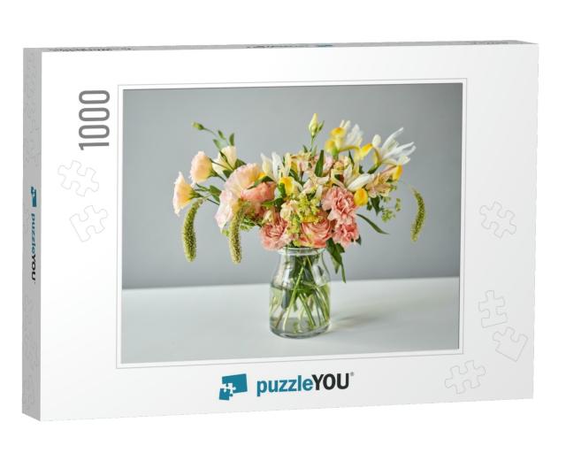Bouquet, Step by Step Installation of Flowers in a Vase... Jigsaw Puzzle with 1000 pieces