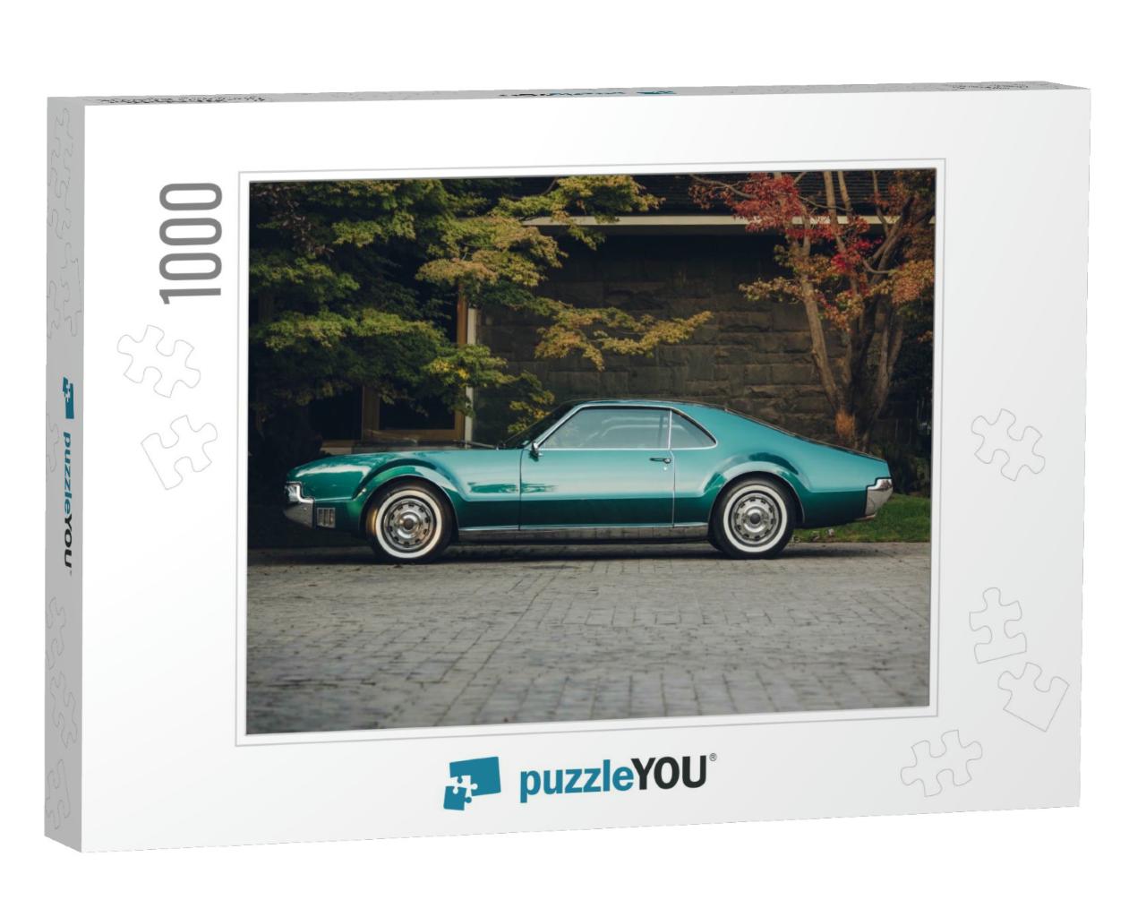 Classic American Car Parked... Jigsaw Puzzle with 1000 pieces