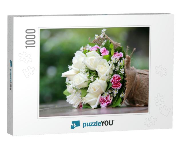 Beautiful Bouquet of Bright White Rose Flowers, on Table... Jigsaw Puzzle with 1000 pieces