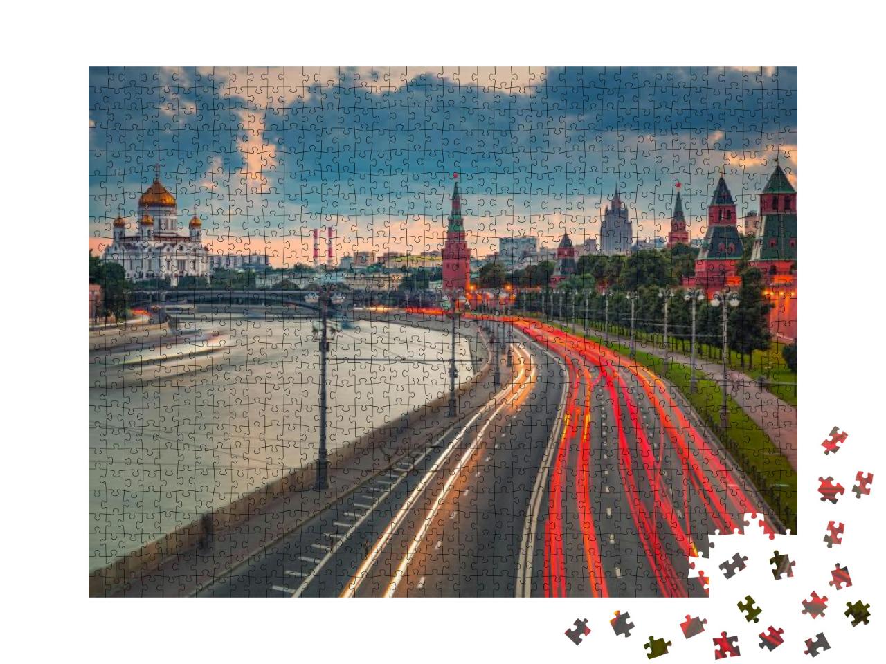 Traffic Near Kremlin in Moscow... Jigsaw Puzzle with 1000 pieces