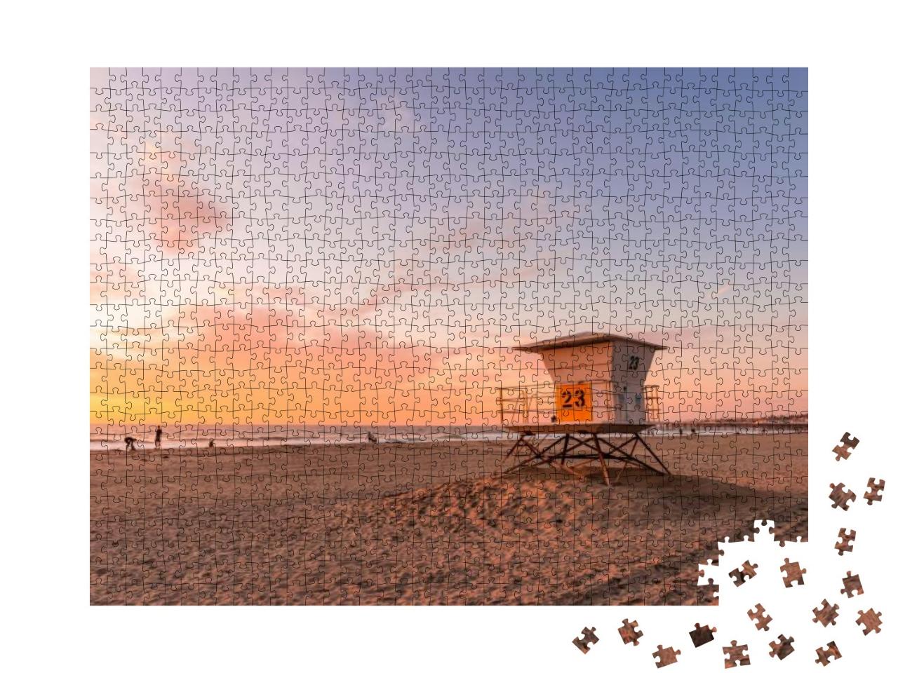 Lifeguard Tower on the Beach At Sunset... Jigsaw Puzzle with 1000 pieces