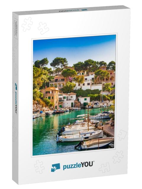 Spain Majorca, Idyllic View of the Old Fishing Port Villa... Jigsaw Puzzle