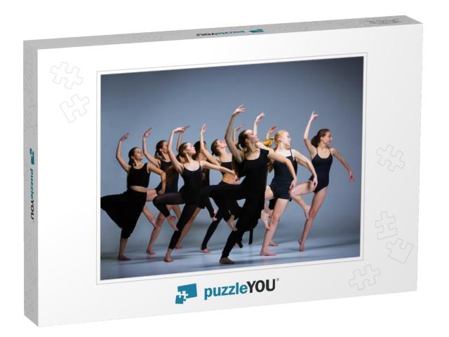 The Group of Modern Ballet Dancers... Jigsaw Puzzle