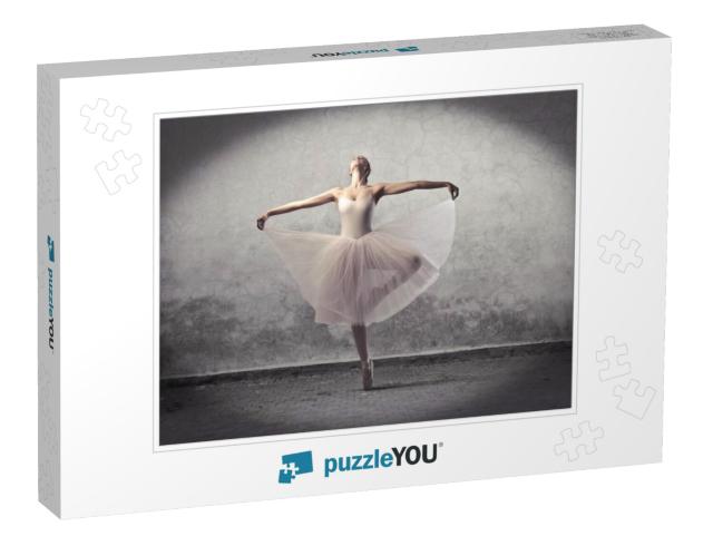 Beautiful Ballerina Dancing... Jigsaw Puzzle