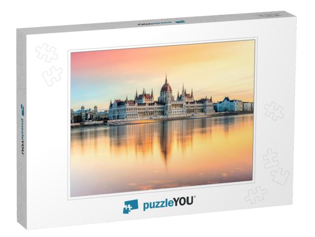 View of Budapest Parliament At Sunset, Hungary... Jigsaw Puzzle