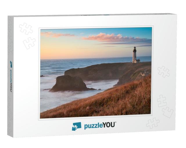 Photo of the Yaquina Head Lighthouse in Oregon At the Sun... Jigsaw Puzzle