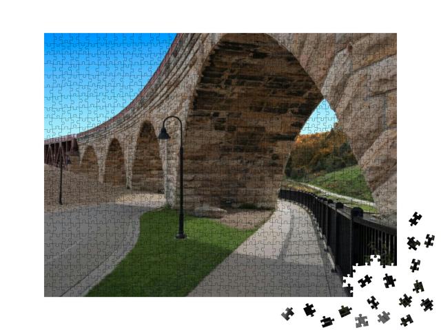 Stone Arch Bridge, Bike Path. Minneapolis, Minnesota... Jigsaw Puzzle with 1000 pieces
