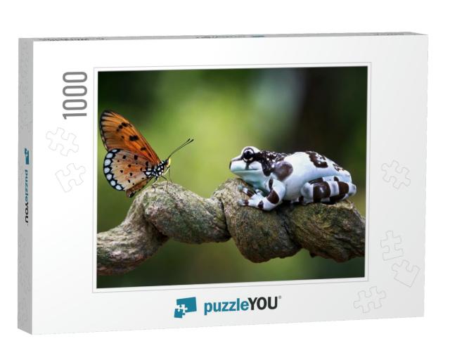 Amazon Milk Frog on Branch, Two Amazon Milk Frog, Panda T... Jigsaw Puzzle with 1000 pieces