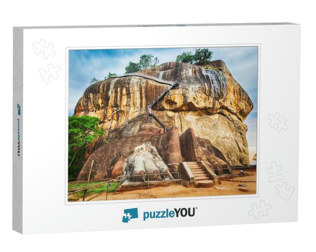 World Heritage Site Sgiriya or Lion Rock. Panorama... Jigsaw Puzzle