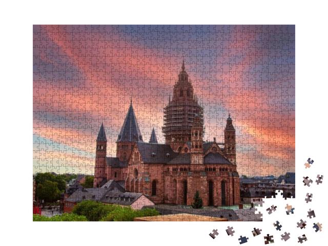 High Cathedral of St. Martin, Mainzer Dom. Scaffolding on... Jigsaw Puzzle with 1000 pieces
