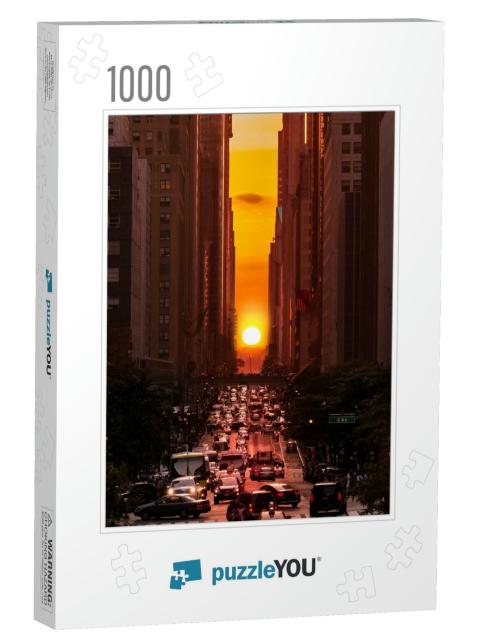 Manhattanhenge in New York City, Along the 42nd Street. M... Jigsaw Puzzle with 1000 pieces