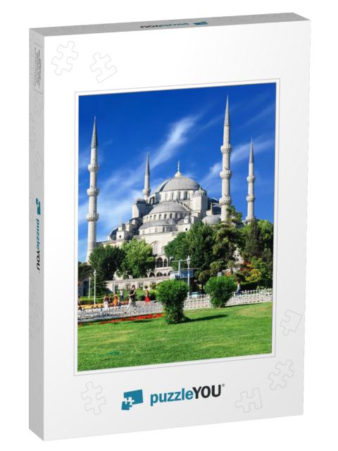 The Blue Mosque, Sultanahmet Camii, Istanbul, Turkey... Jigsaw Puzzle