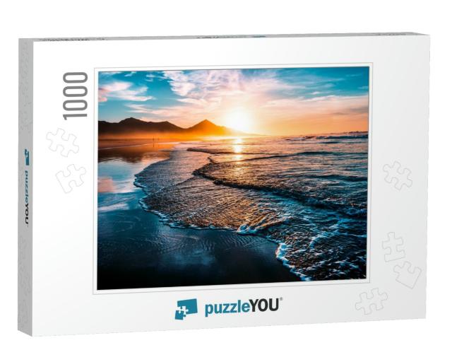 Amazing Beach Sunset with Endless Horizon & Lonely Figure... Jigsaw Puzzle with 1000 pieces