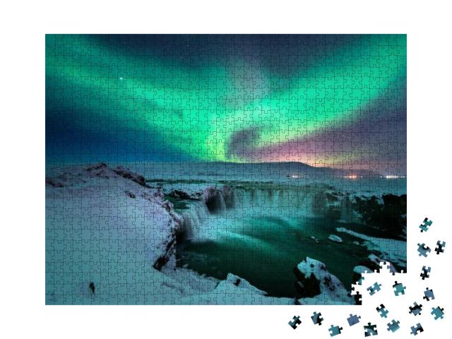 A Stunning Glowing Aurora Shape Like Phoenix Bird Appears... Jigsaw Puzzle with 1000 pieces