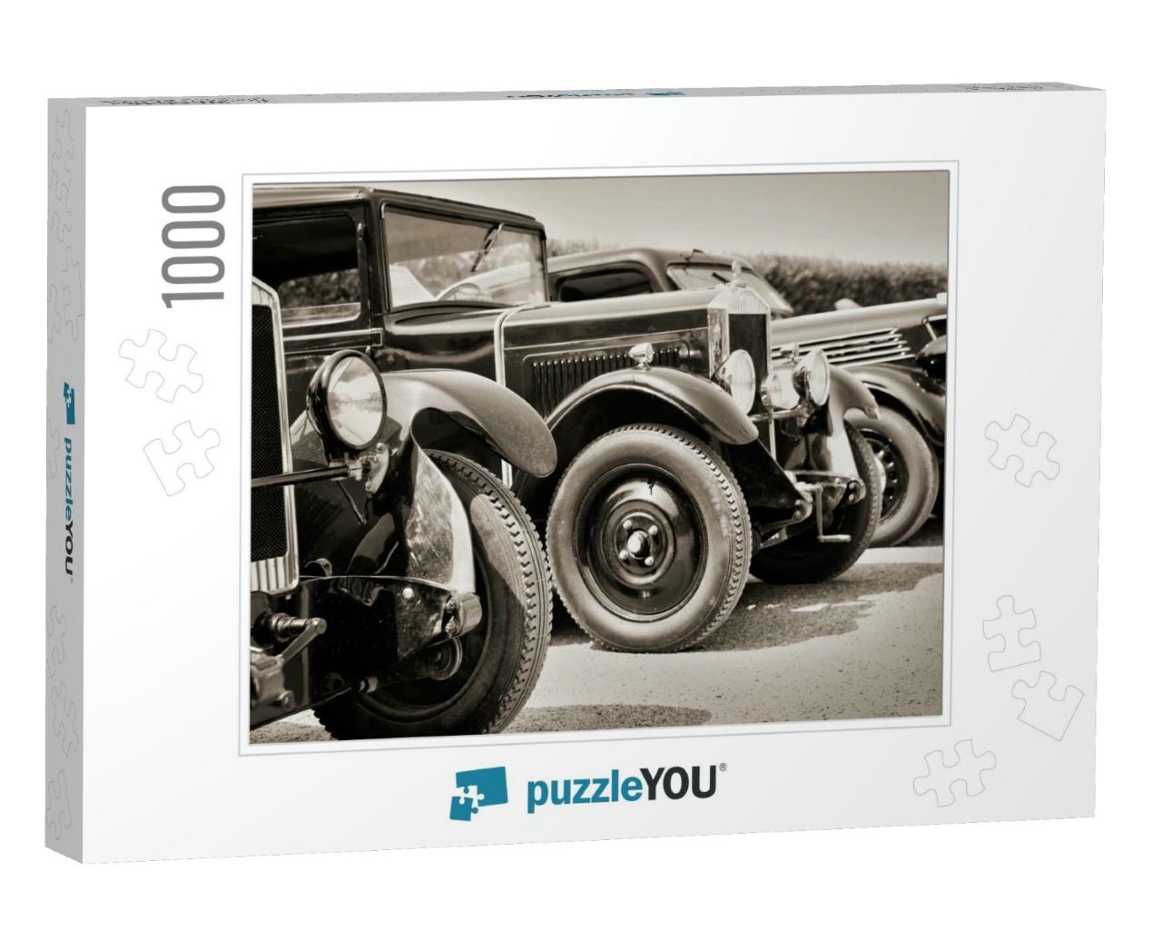 Vintage Cars, Black & White... Jigsaw Puzzle with 1000 pieces
