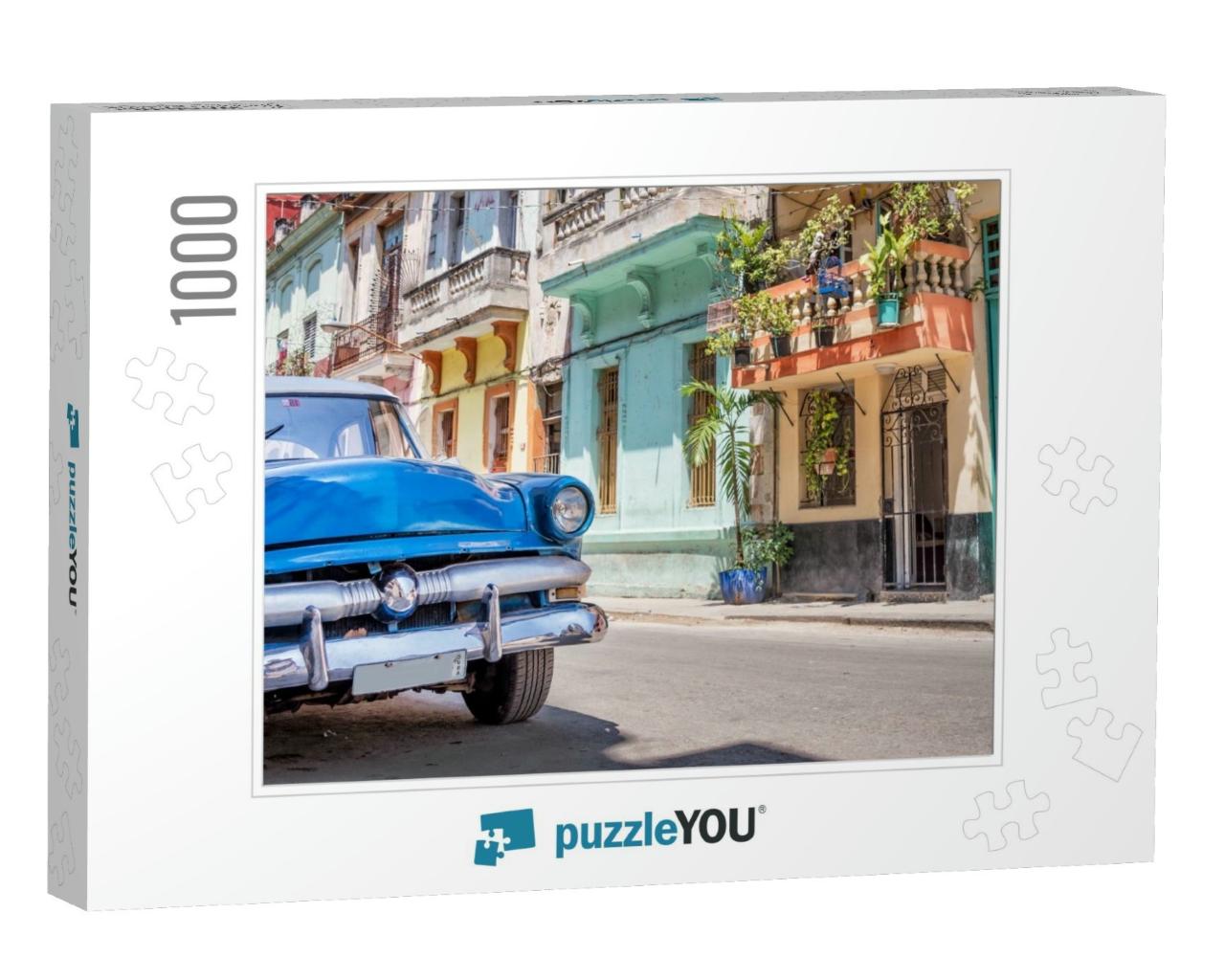 Vintage Classic American Car in Havana, Cuba... Jigsaw Puzzle with 1000 pieces